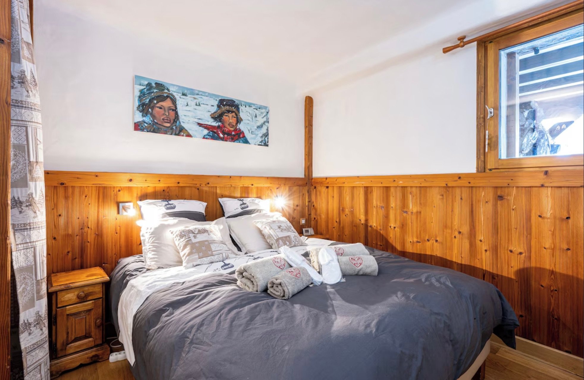 Chambre d’amis, et son lit de 160cm